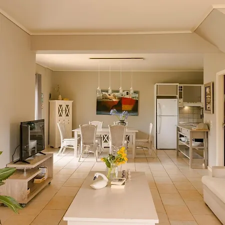 Konstantina By Select