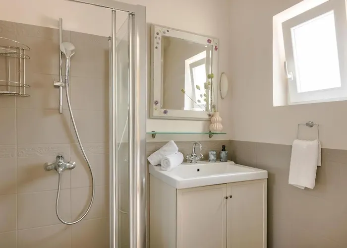 Konstantina By Select *